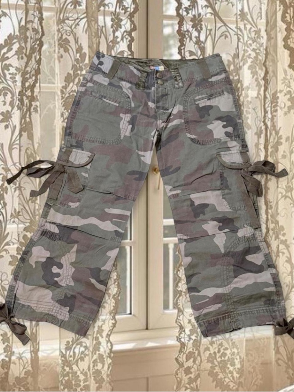 Vintage Y2K Deadstock Cargo Camo Low-rise Grunge Capris Pants